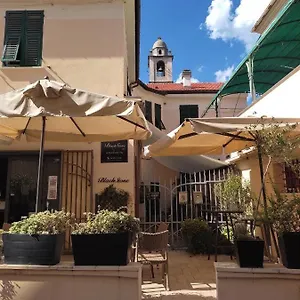 blackstone-apartment.hotelitalianriviera.com/